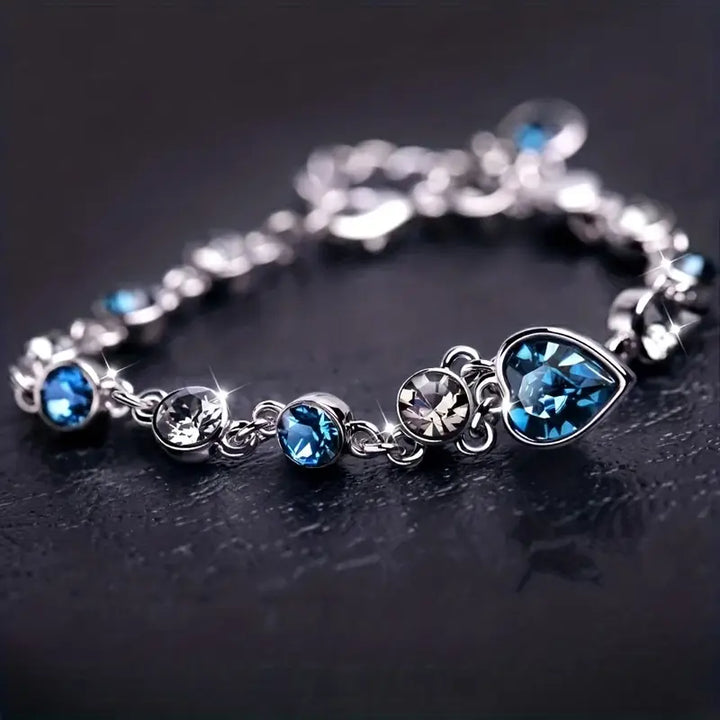 BettyRae - Ocean Heart Glow Bracelet White Gold